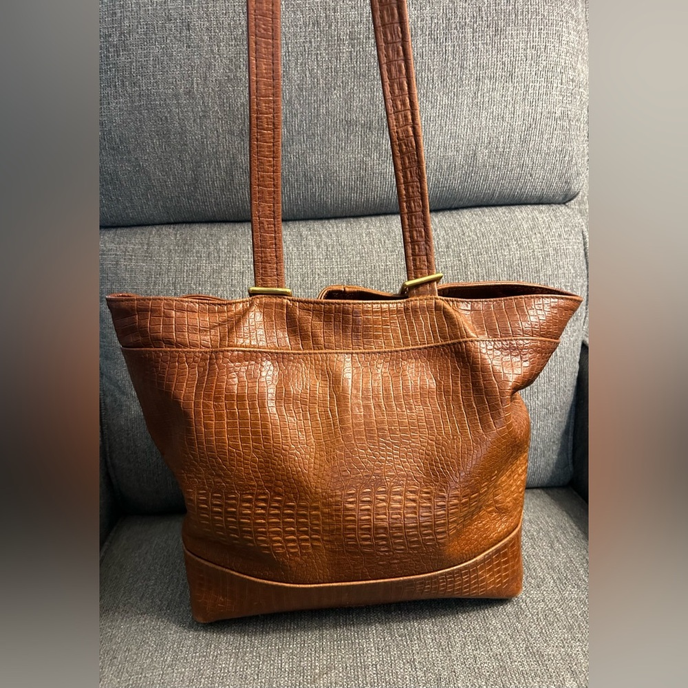 Vintage brown croc embossed leather bag, can be carried 3 ways
